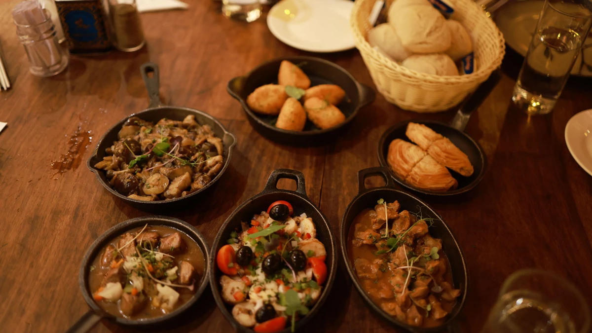 這家葡國菜，是逆市走紅的「氣氛組冠軍」